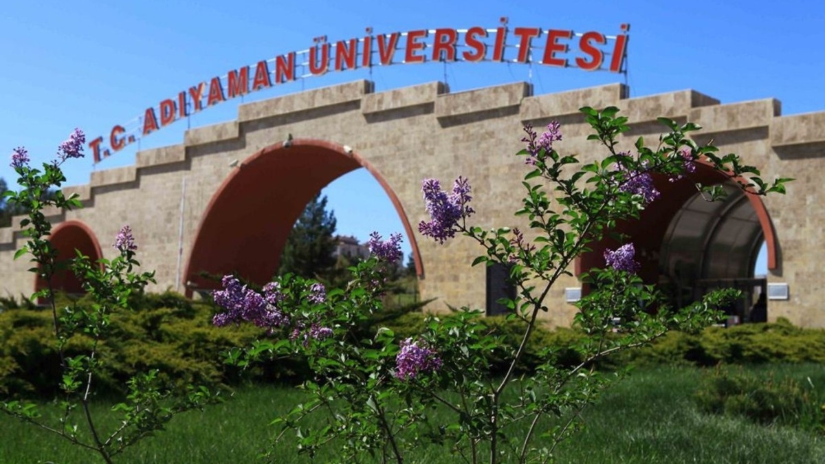 Adıyaman'da Mezuniyet Şöleni!
Harfane Gecesinin Ardından Latif Doğan Rüzgarı Esecek