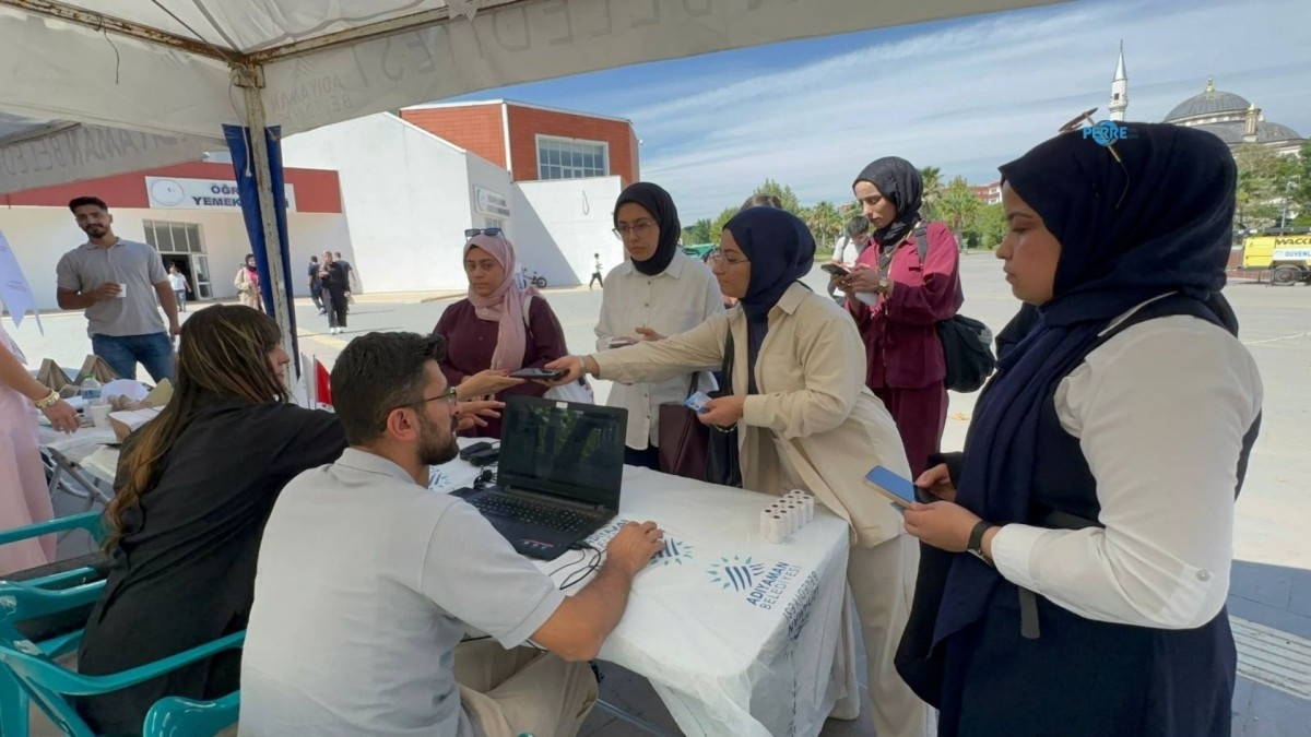 Adıyaman Üniversitesi Öğrencilerine Belediyeden 60 Binişlik Destek - Videolu Haber